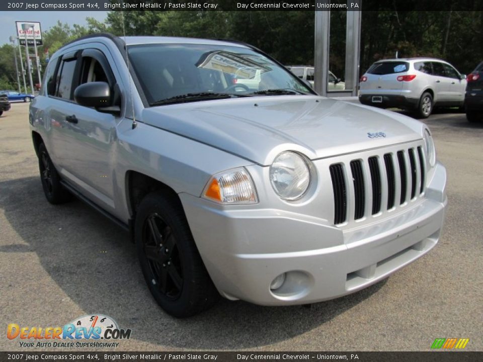 2007 Jeep Compass Sport 4x4 Bright Silver Metallic / Pastel Slate Gray Photo #6