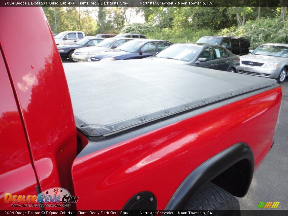 2004 Dodge Dakota SXT Quad Cab 4x4 Flame Red / Dark Slate Gray Photo #10