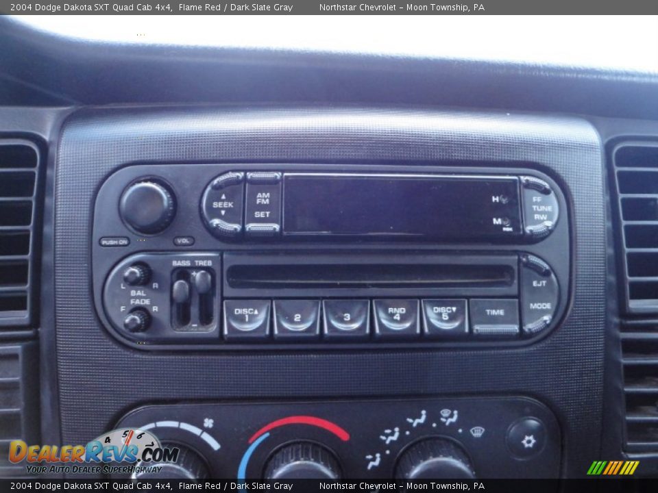 Audio System of 2004 Dodge Dakota SXT Quad Cab 4x4 Photo #13