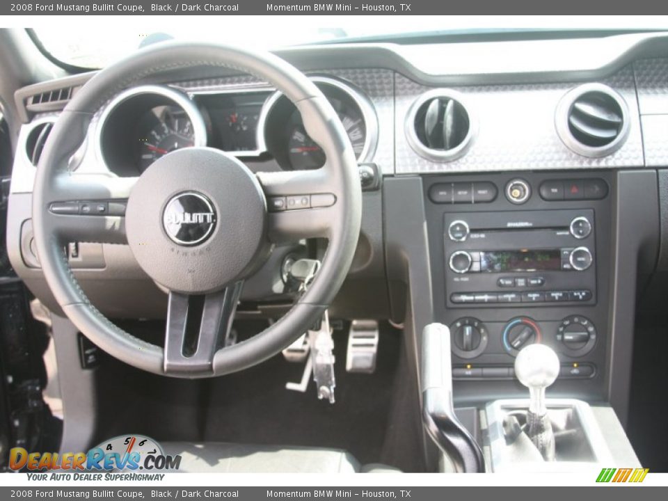Dashboard of 2008 Ford Mustang Bullitt Coupe Photo #13