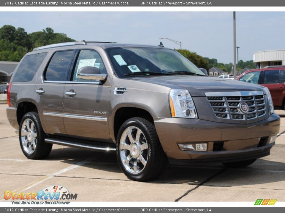 Front 3/4 View of 2012 Cadillac Escalade Luxury Photo #3