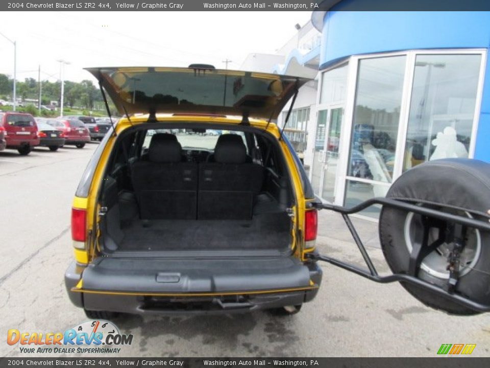 2004 Chevrolet Blazer LS ZR2 4x4 Yellow / Graphite Gray Photo #11