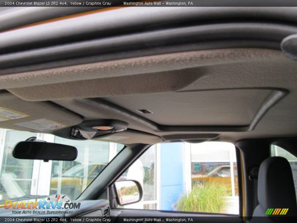 2004 Chevrolet Blazer LS ZR2 4x4 Yellow / Graphite Gray Photo #15