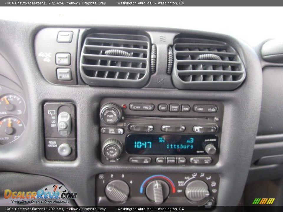 Audio System of 2004 Chevrolet Blazer LS ZR2 4x4 Photo #18