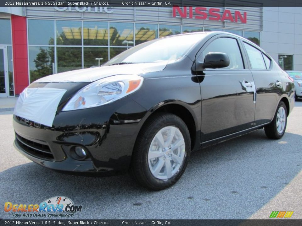 2012 Nissan versa sedan black #2