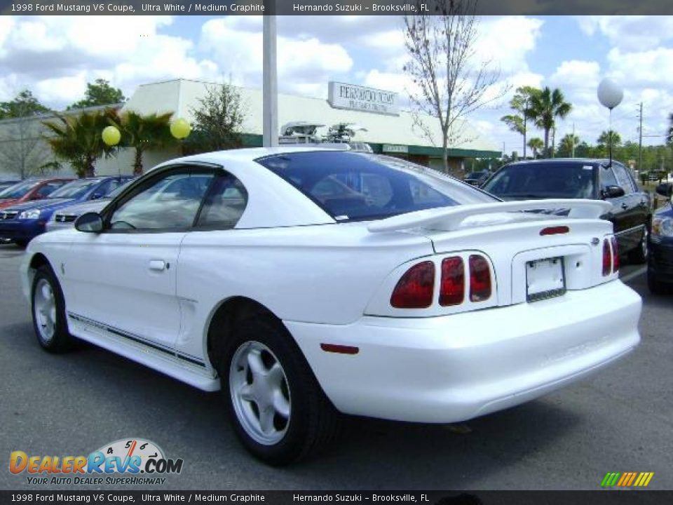 1998 Ford Mustang V6 Coupe Ultra White / Medium Graphite Photo #5