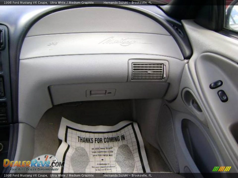 1998 Ford Mustang V6 Coupe Ultra White / Medium Graphite Photo #25