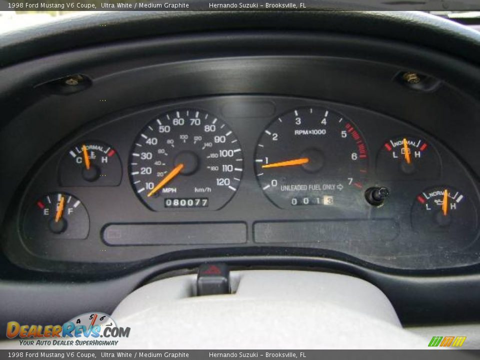 1998 Ford Mustang V6 Coupe Ultra White / Medium Graphite Photo #31