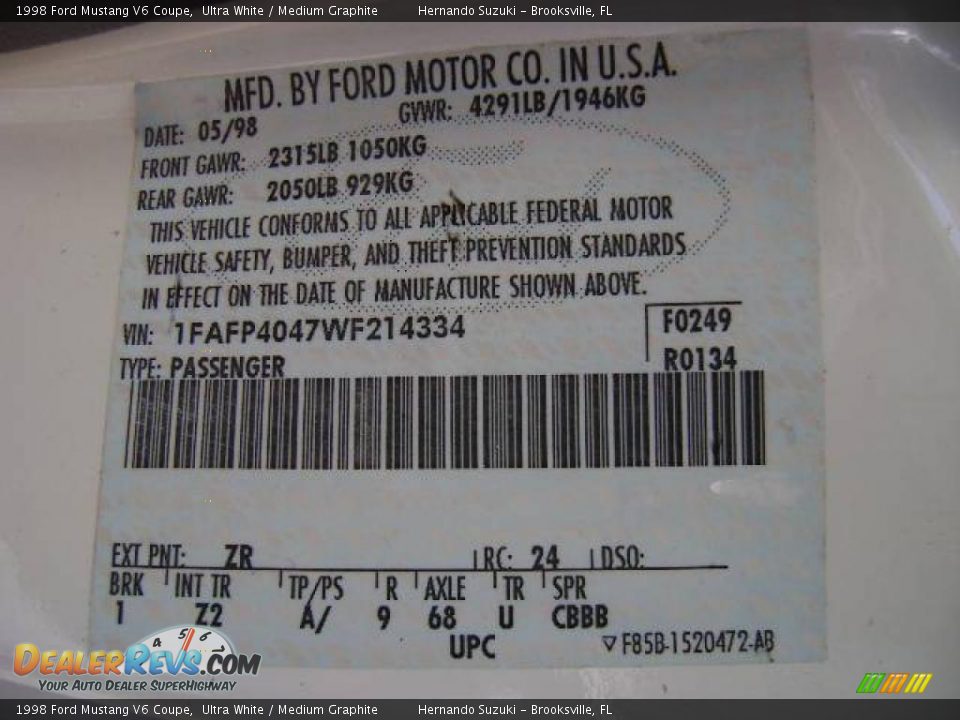 1998 Ford Mustang V6 Coupe Ultra White / Medium Graphite Photo #32