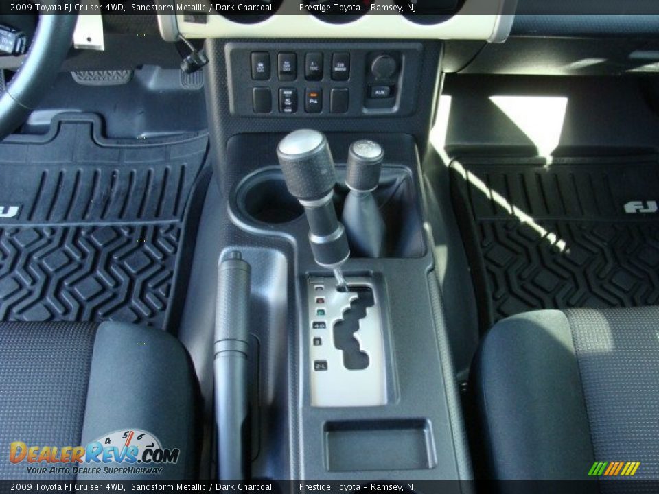 2009 Toyota FJ Cruiser 4WD Shifter Photo #12