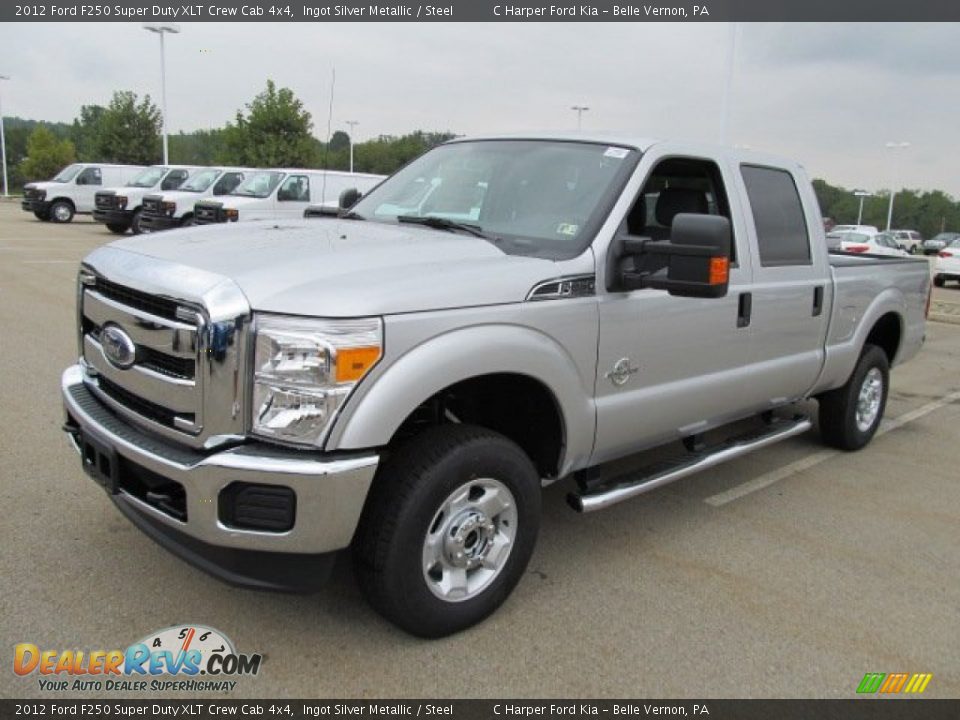 Front 3/4 View of 2012 Ford F250 Super Duty XLT Crew Cab 4x4 Photo #7