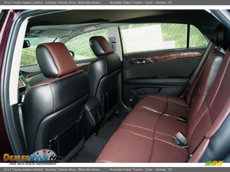 Black/Bordeaux Interior - 2011 Toyota Avalon Limited Photo #8