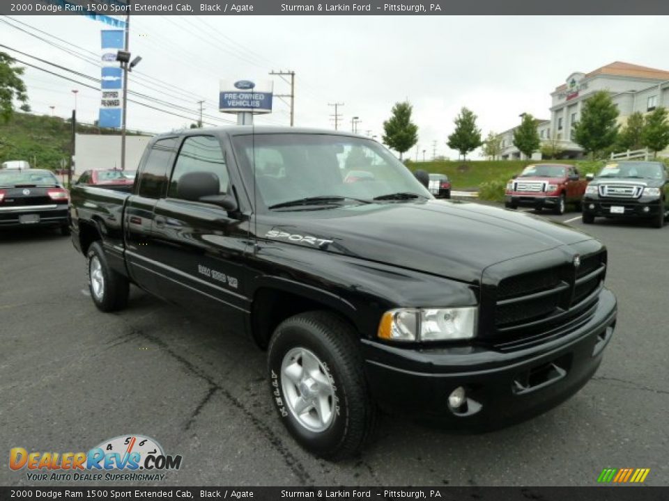 Front 3/4 View of 2000 Dodge Ram 1500 Sport Extended Cab Photo #1