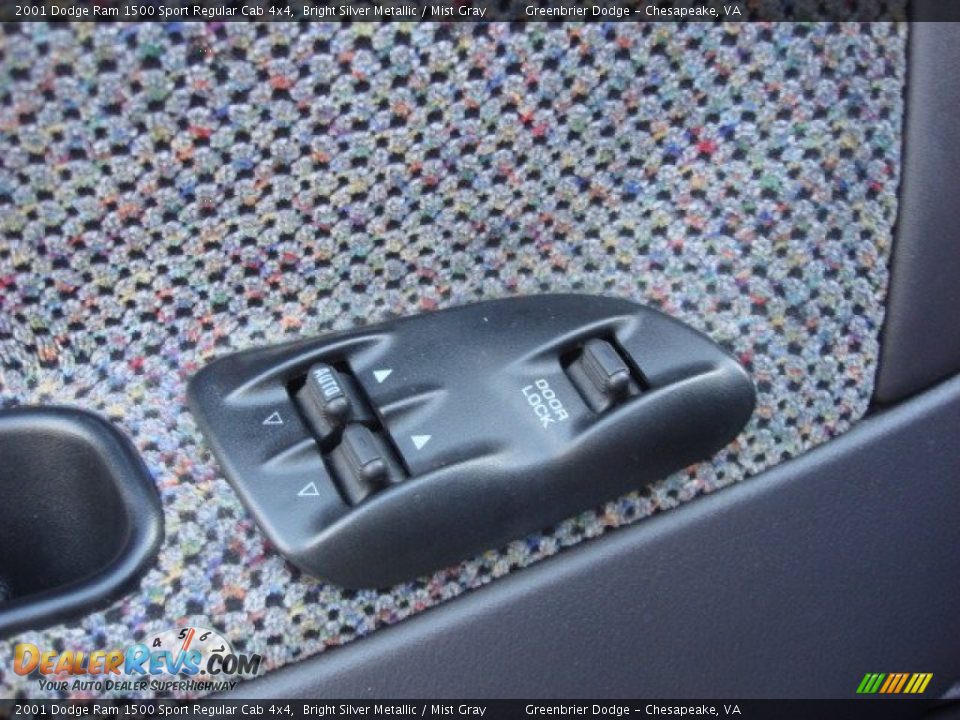 2001 Dodge Ram 1500 Sport Regular Cab 4x4 Bright Silver Metallic / Mist Gray Photo #10