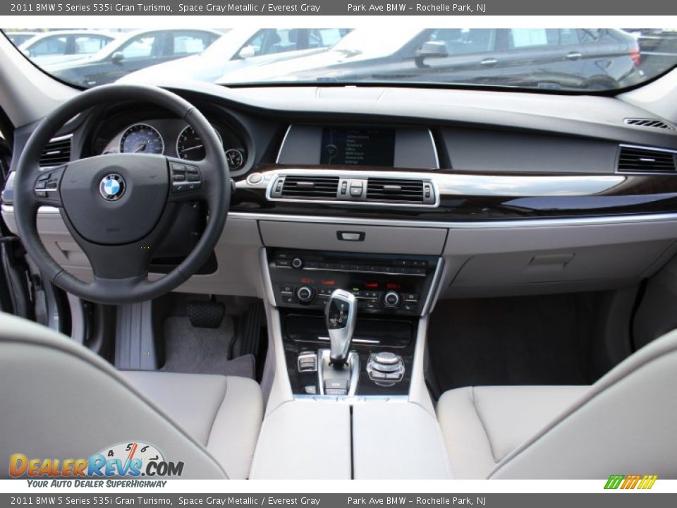 Dashboard of 2011 BMW 5 Series 535i Gran Turismo Photo #13