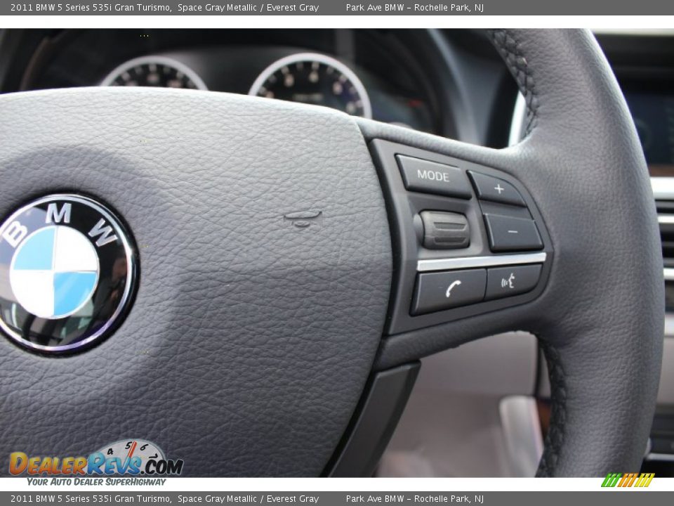 Controls of 2011 BMW 5 Series 535i Gran Turismo Photo #16