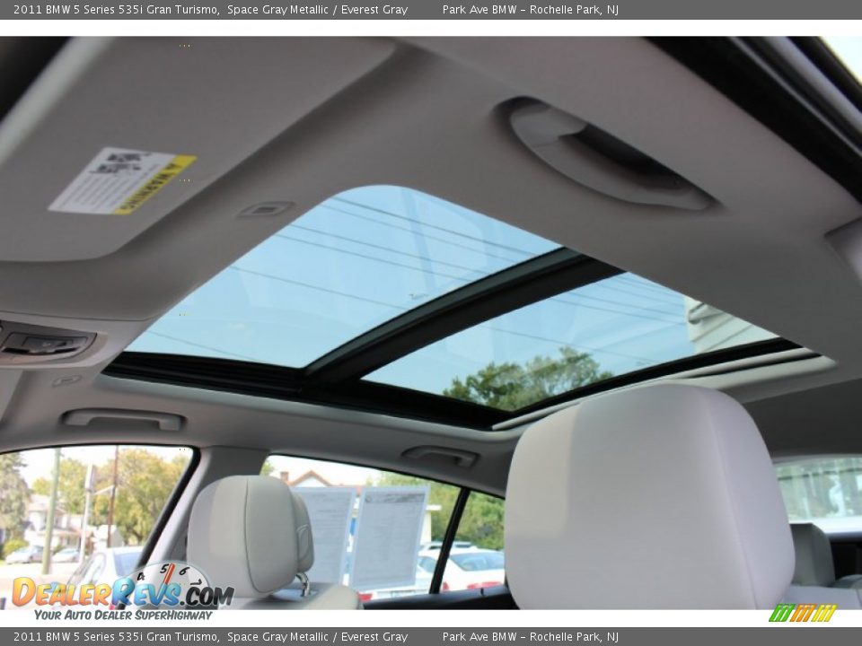 Sunroof of 2011 BMW 5 Series 535i Gran Turismo Photo #20