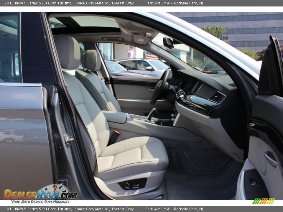 Everest Gray Interior - 2011 BMW 5 Series 535i Gran Turismo Photo #27