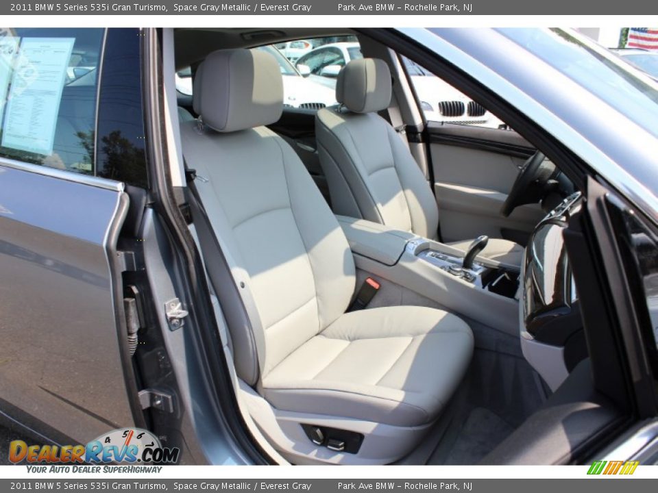 Everest Gray Interior - 2011 BMW 5 Series 535i Gran Turismo Photo #28