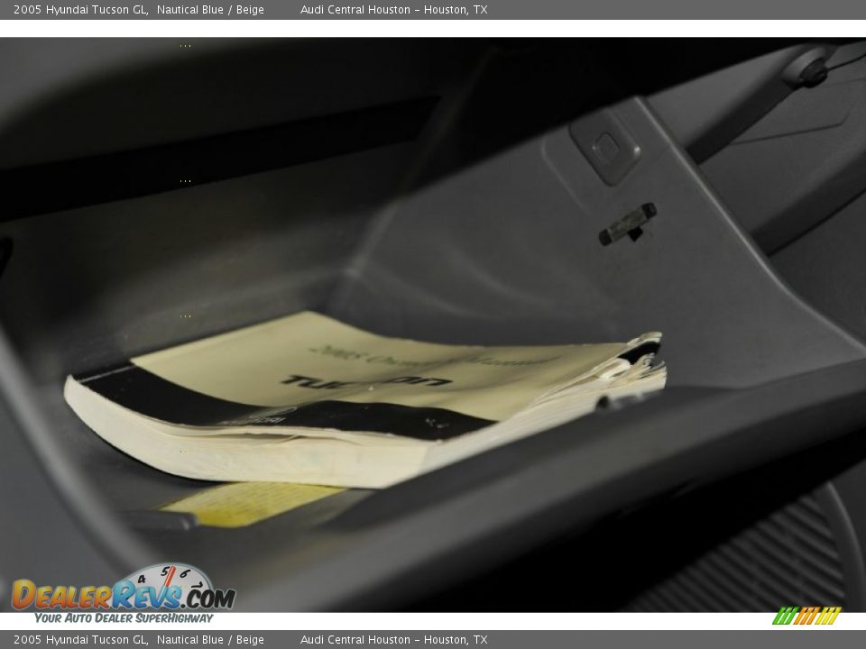 2005 Hyundai Tucson GL Nautical Blue / Beige Photo #16