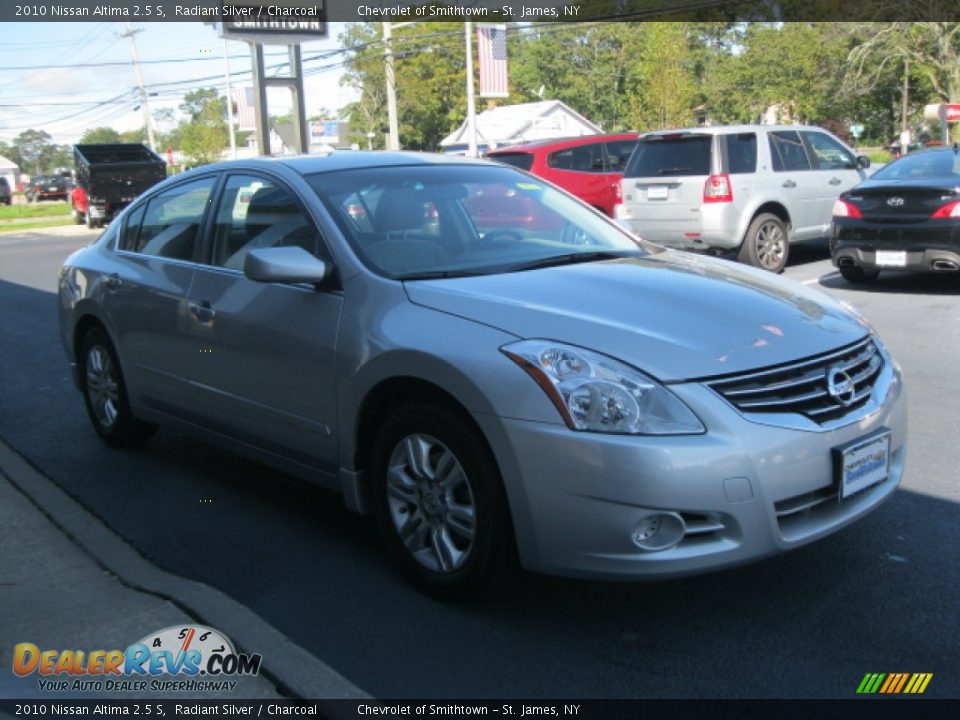 2010 Nissan Altima 2.5 S Radiant Silver / Charcoal Photo #5