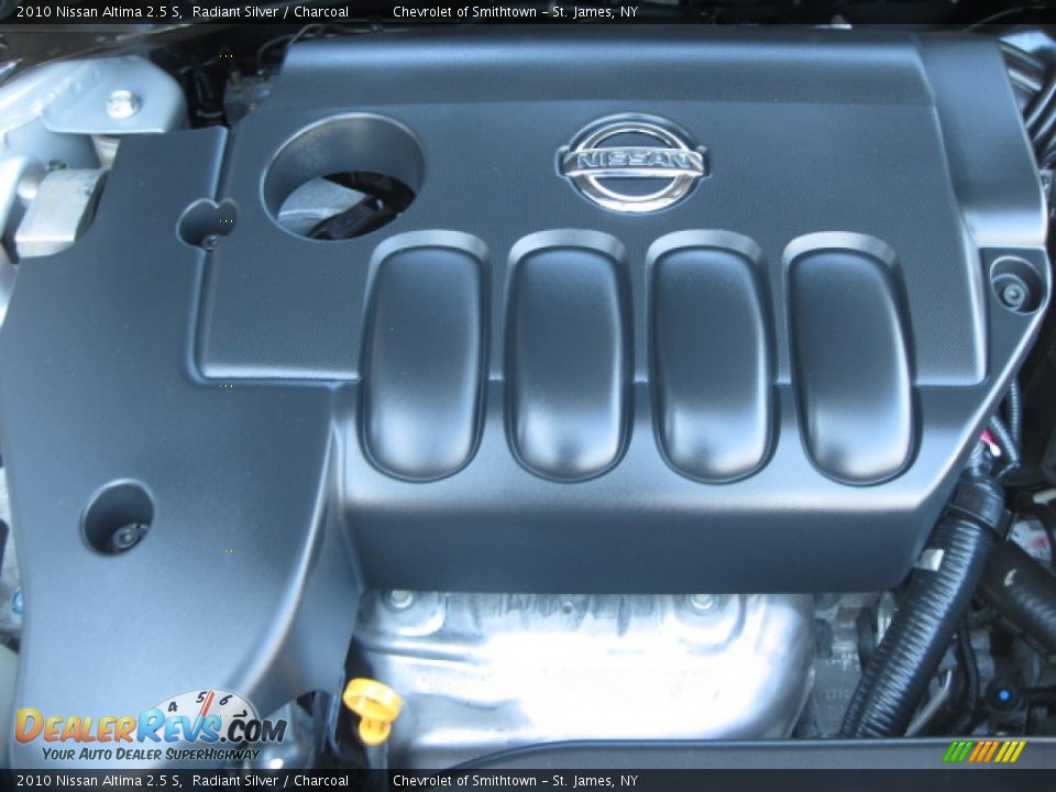 2010 Nissan Altima 2.5 S Radiant Silver / Charcoal Photo #7