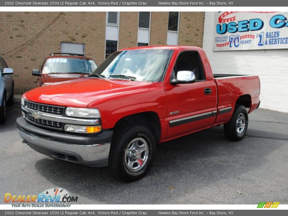 2002 Chevrolet Silverado 1500 LS Regular Cab 4x4 Victory Red / Graphite Gray Photo #1