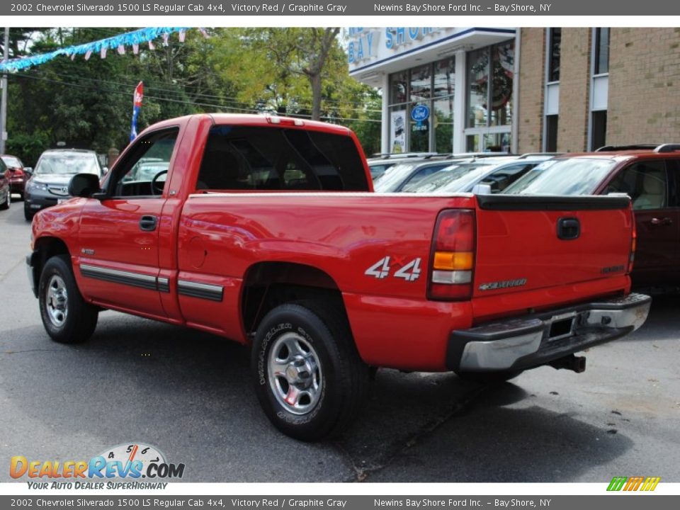 Victory Red 2002 Chevrolet Silverado 1500 LS Regular Cab 4x4 Photo #4