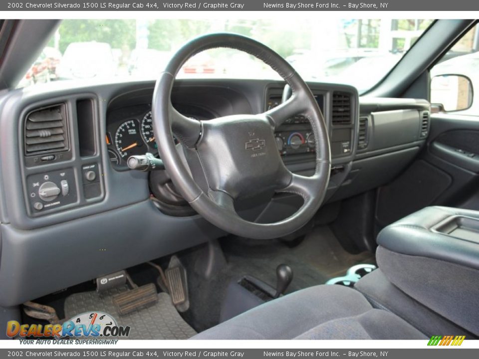 2002 Chevrolet Silverado 1500 LS Regular Cab 4x4 Victory Red / Graphite Gray Photo #10