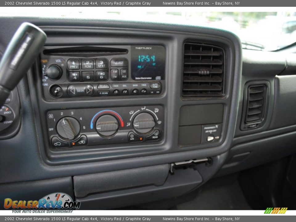 2002 Chevrolet Silverado 1500 LS Regular Cab 4x4 Victory Red / Graphite Gray Photo #11