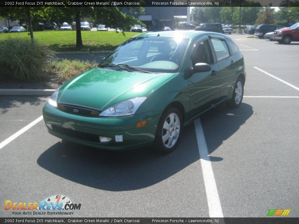 2002 Ford Focus ZX5 Hatchback Grabber Green Metallic / Dark Charcoal Photo #1