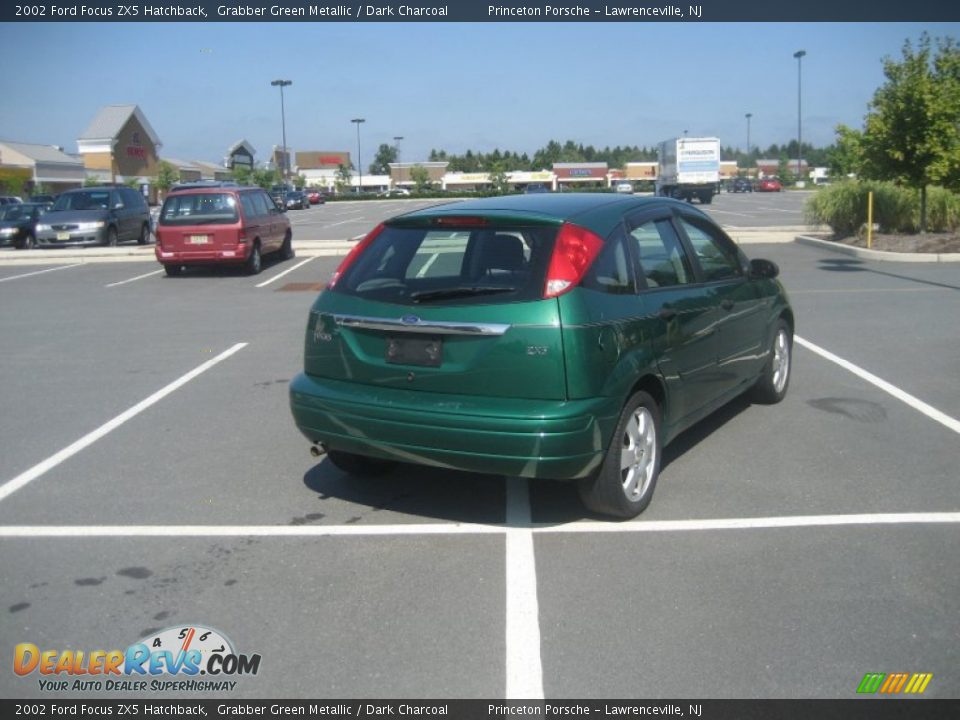 2002 Ford Focus ZX5 Hatchback Grabber Green Metallic / Dark Charcoal Photo #3