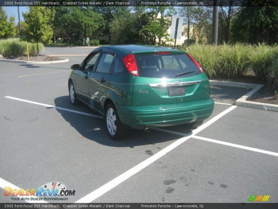 2002 Ford Focus ZX5 Hatchback Grabber Green Metallic / Dark Charcoal Photo #4