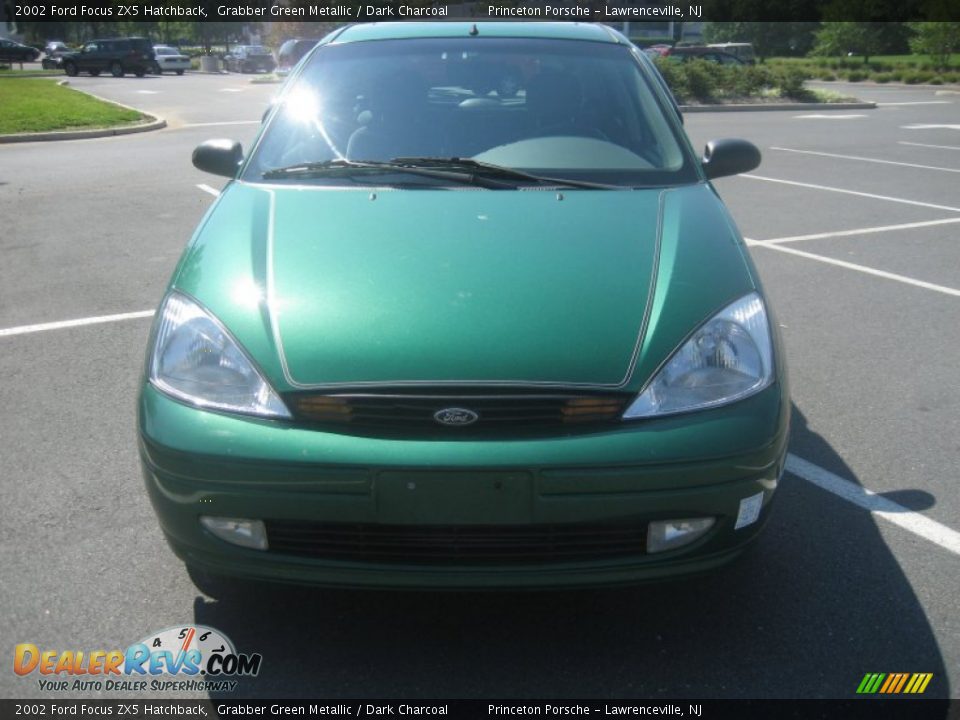 2002 Ford Focus ZX5 Hatchback Grabber Green Metallic / Dark Charcoal Photo #6