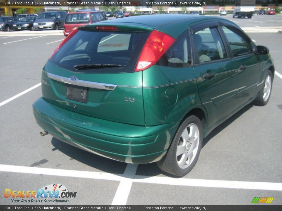 Grabber Green Metallic 2002 Ford Focus ZX5 Hatchback Photo #9