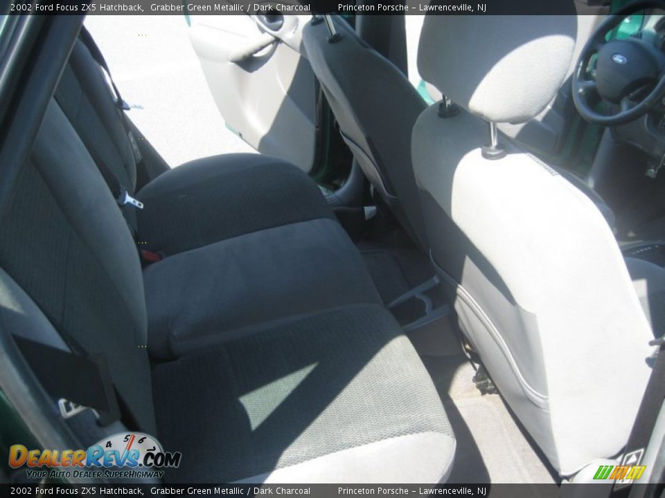 2002 Ford Focus ZX5 Hatchback Grabber Green Metallic / Dark Charcoal Photo #27