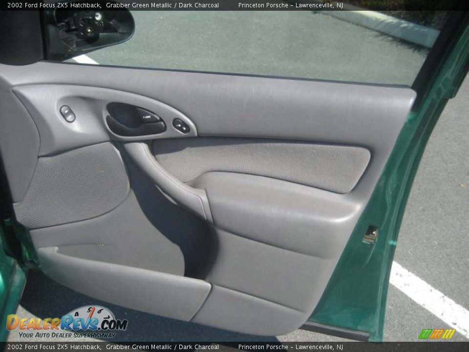 Door Panel of 2002 Ford Focus ZX5 Hatchback Photo #29