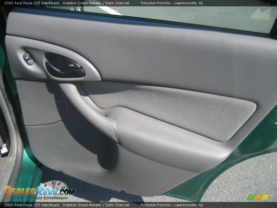 Door Panel of 2002 Ford Focus ZX5 Hatchback Photo #30