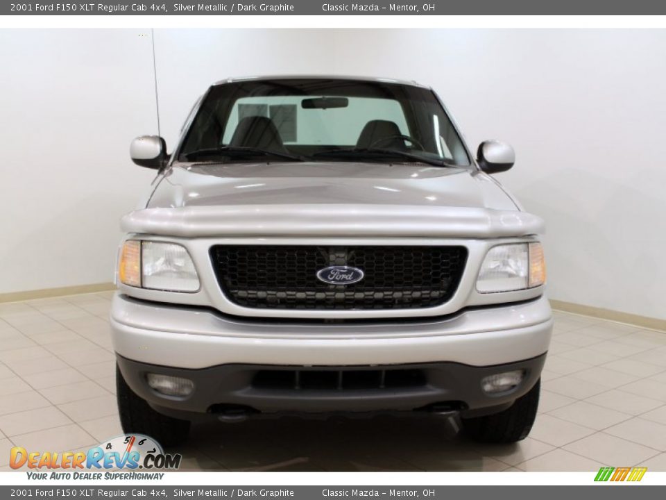 2001 Ford F150 XLT Regular Cab 4x4 Silver Metallic / Dark Graphite Photo #2