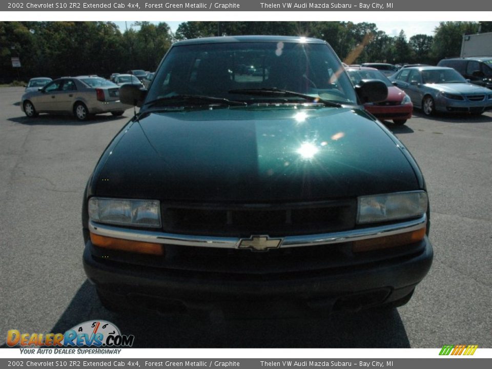 2002 Chevrolet S10 ZR2 Extended Cab 4x4 Forest Green Metallic / Graphite Photo #2