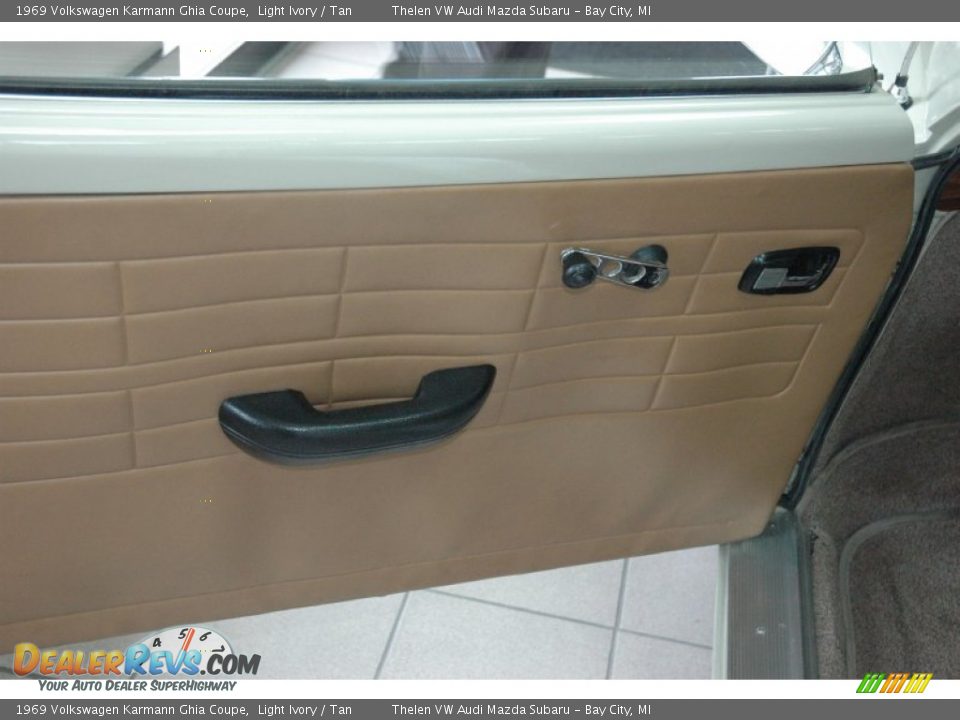 Door Panel of 1969 Volkswagen Karmann Ghia Coupe Photo #8