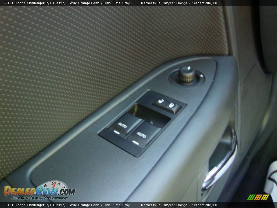 2011 Dodge Challenger R/T Classic Toxic Orange Pearl / Dark Slate Gray Photo #28
