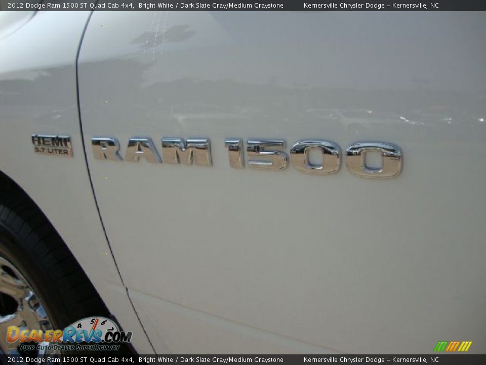 2012 Dodge Ram 1500 ST Quad Cab 4x4 Bright White / Dark Slate Gray/Medium Graystone Photo #17