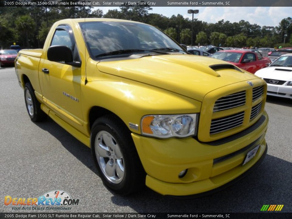 Front 3/4 View of 2005 Dodge Ram 1500 SLT Rumble Bee Regular Cab Photo #1