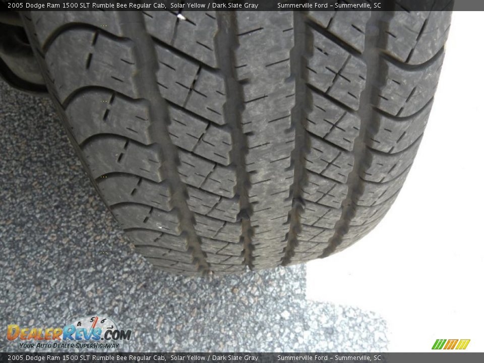 2005 Dodge Ram 1500 SLT Rumble Bee Regular Cab Solar Yellow / Dark Slate Gray Photo #16