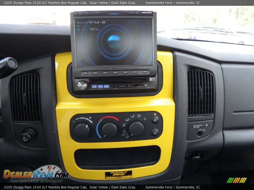 2005 Dodge Ram 1500 SLT Rumble Bee Regular Cab Solar Yellow / Dark Slate Gray Photo #18