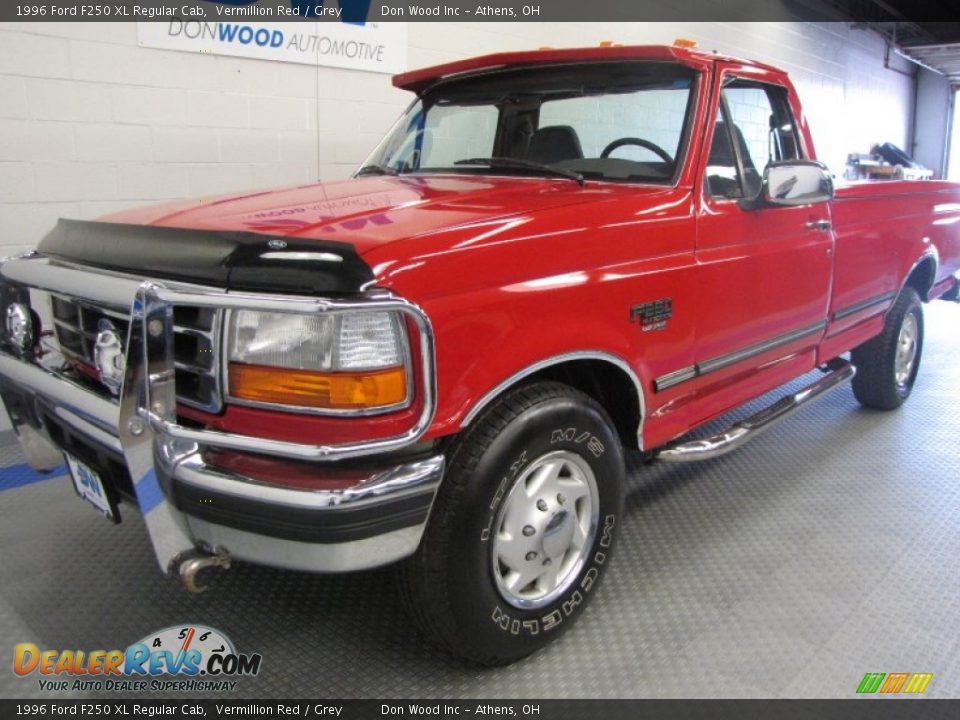 1996 Ford F250 XL Regular Cab Vermillion Red / Grey Photo #2