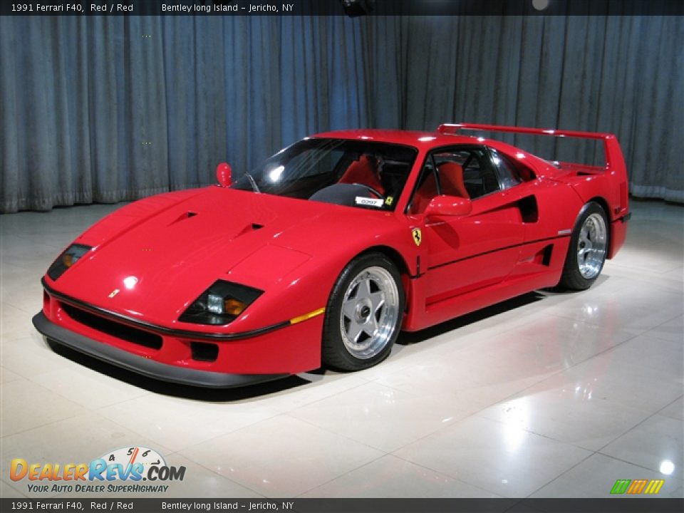 Front 3/4 View of 1991 Ferrari F40  Photo #1