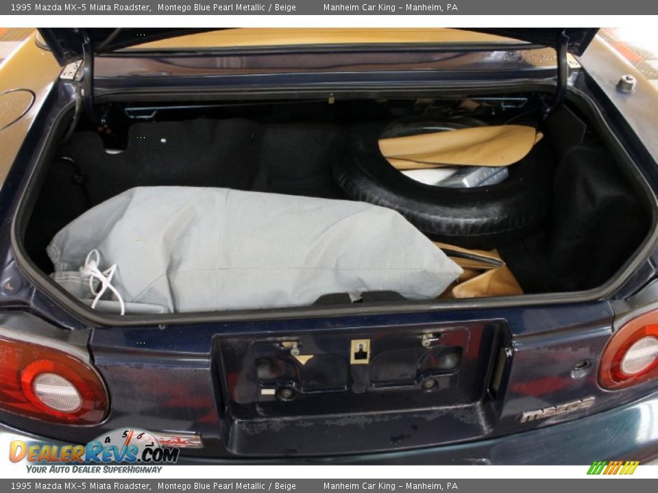 1995 Mazda MX-5 Miata Roadster Montego Blue Pearl Metallic / Beige Photo #11