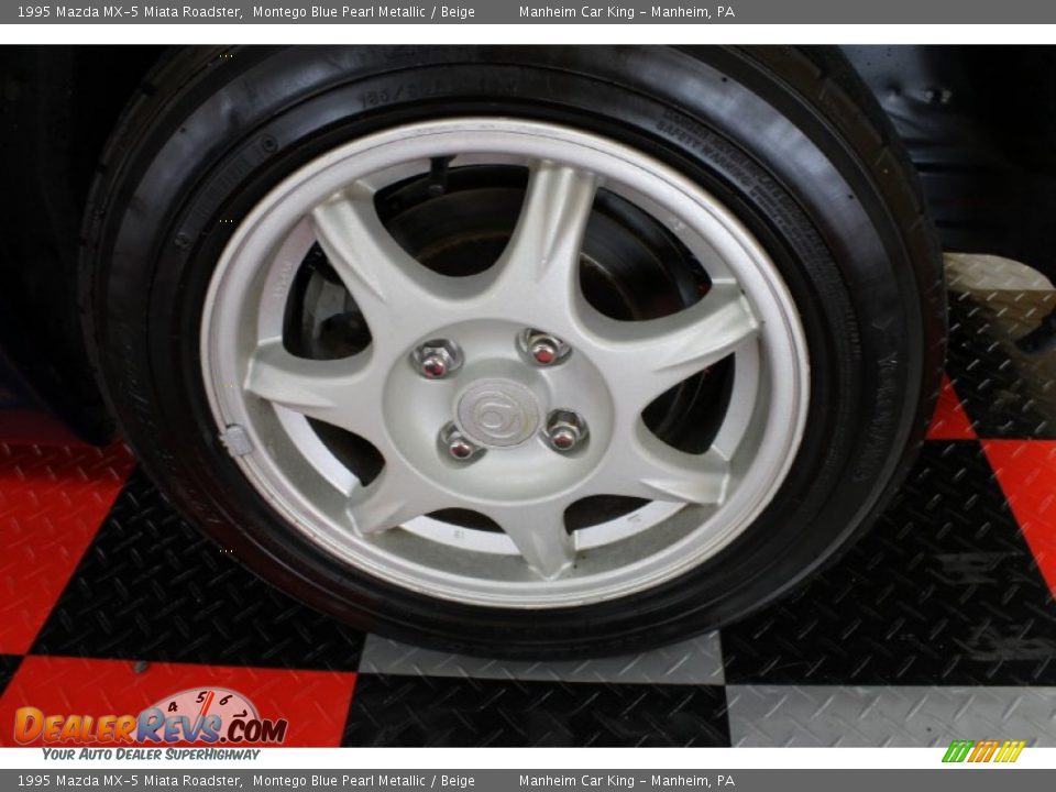 1995 Mazda MX-5 Miata Roadster Montego Blue Pearl Metallic / Beige Photo #15